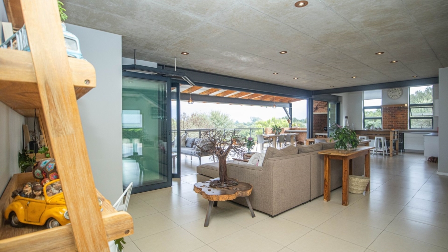 5 Bedroom Property for Sale in The Coves North West